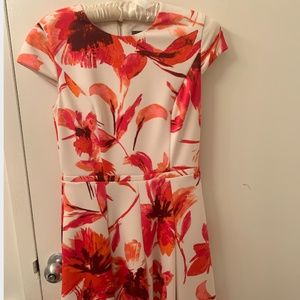 Size 2, Knee Length, Floral Vince Camuto Cocktail Dress